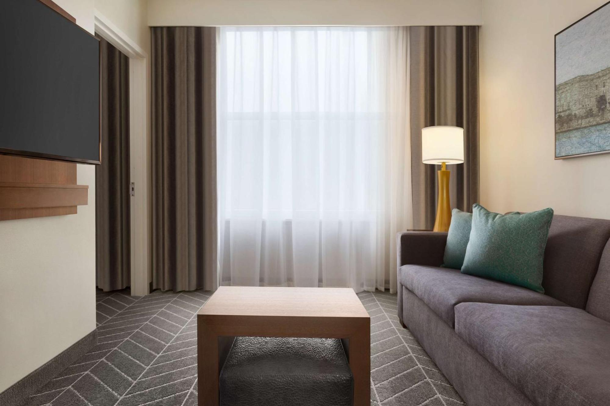 Embassy Suites By Hilton Wilmington Riverfront Bagian luar foto
