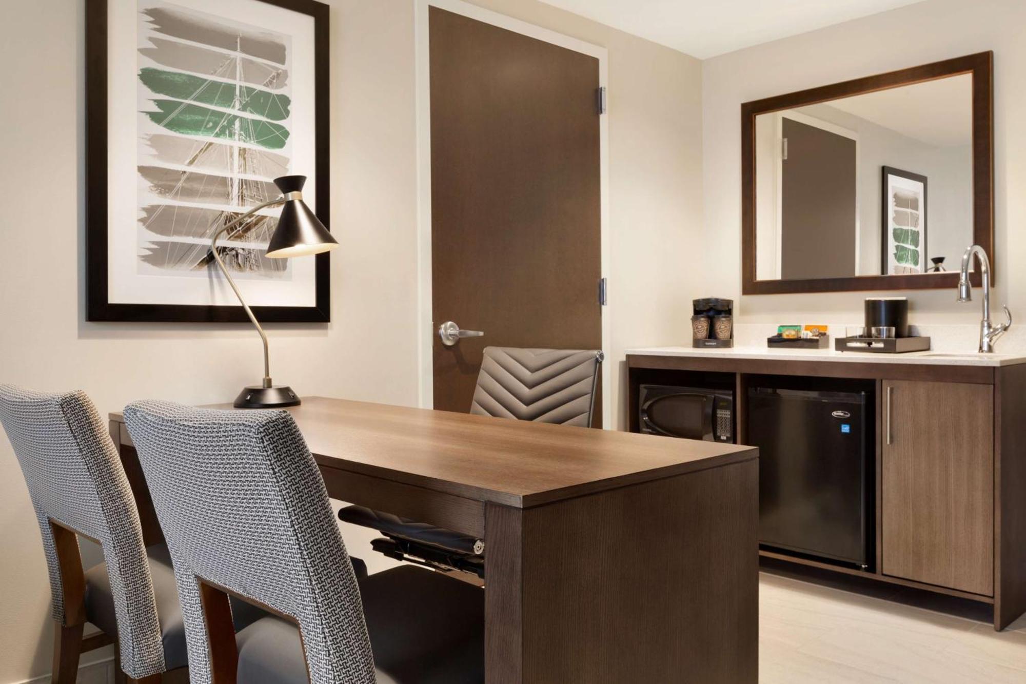 Embassy Suites By Hilton Wilmington Riverfront Bagian luar foto