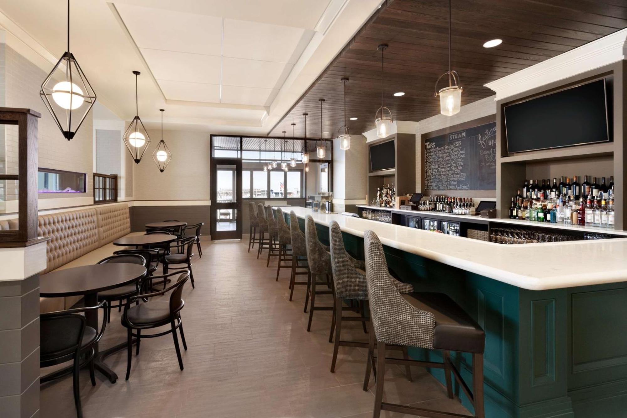 Embassy Suites By Hilton Wilmington Riverfront Bagian luar foto