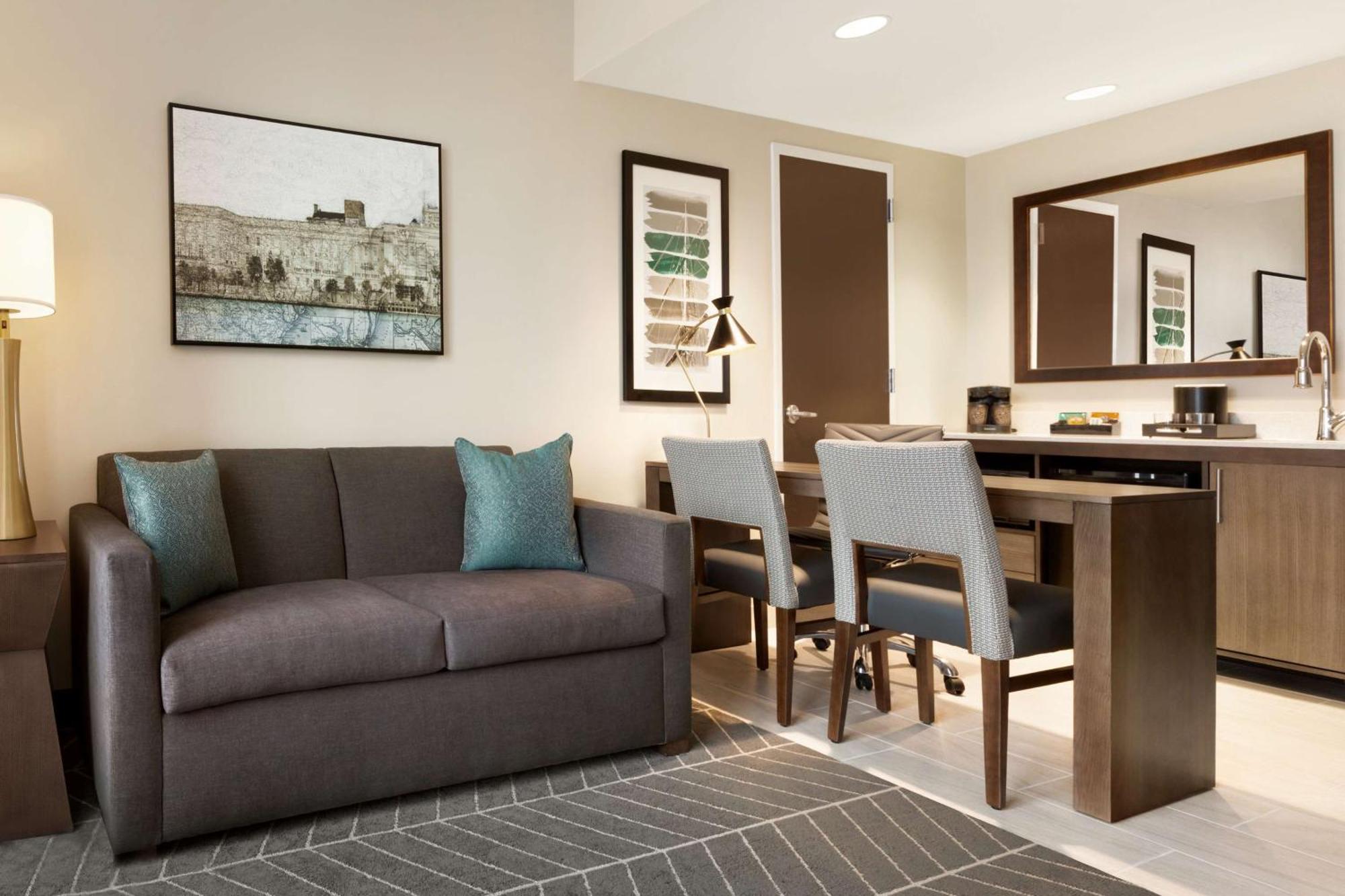 Embassy Suites By Hilton Wilmington Riverfront Bagian luar foto