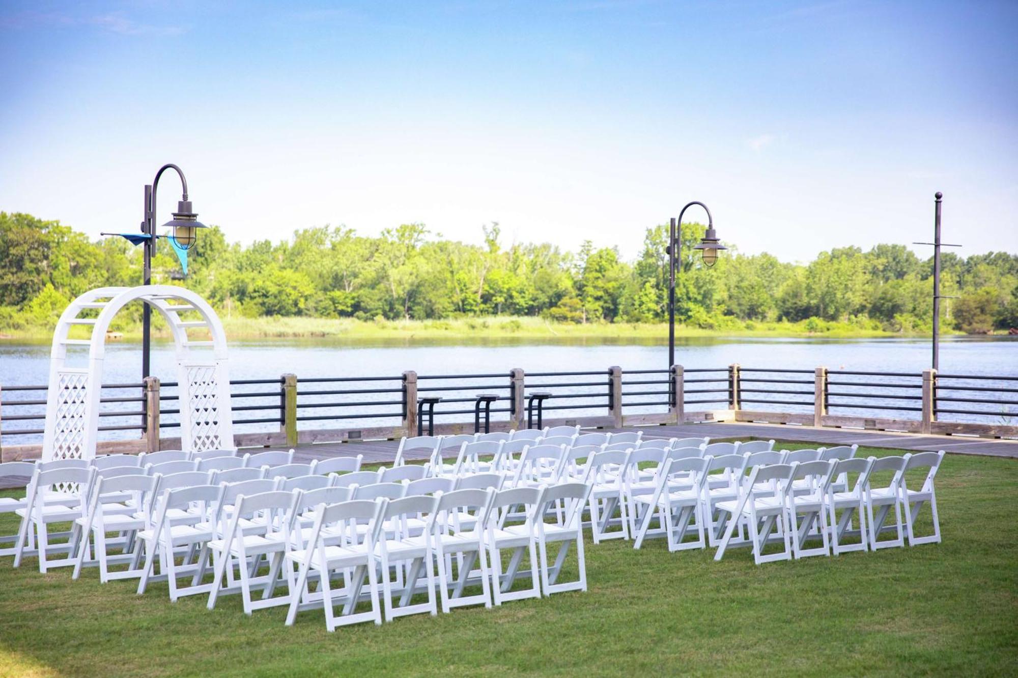 Embassy Suites By Hilton Wilmington Riverfront Bagian luar foto