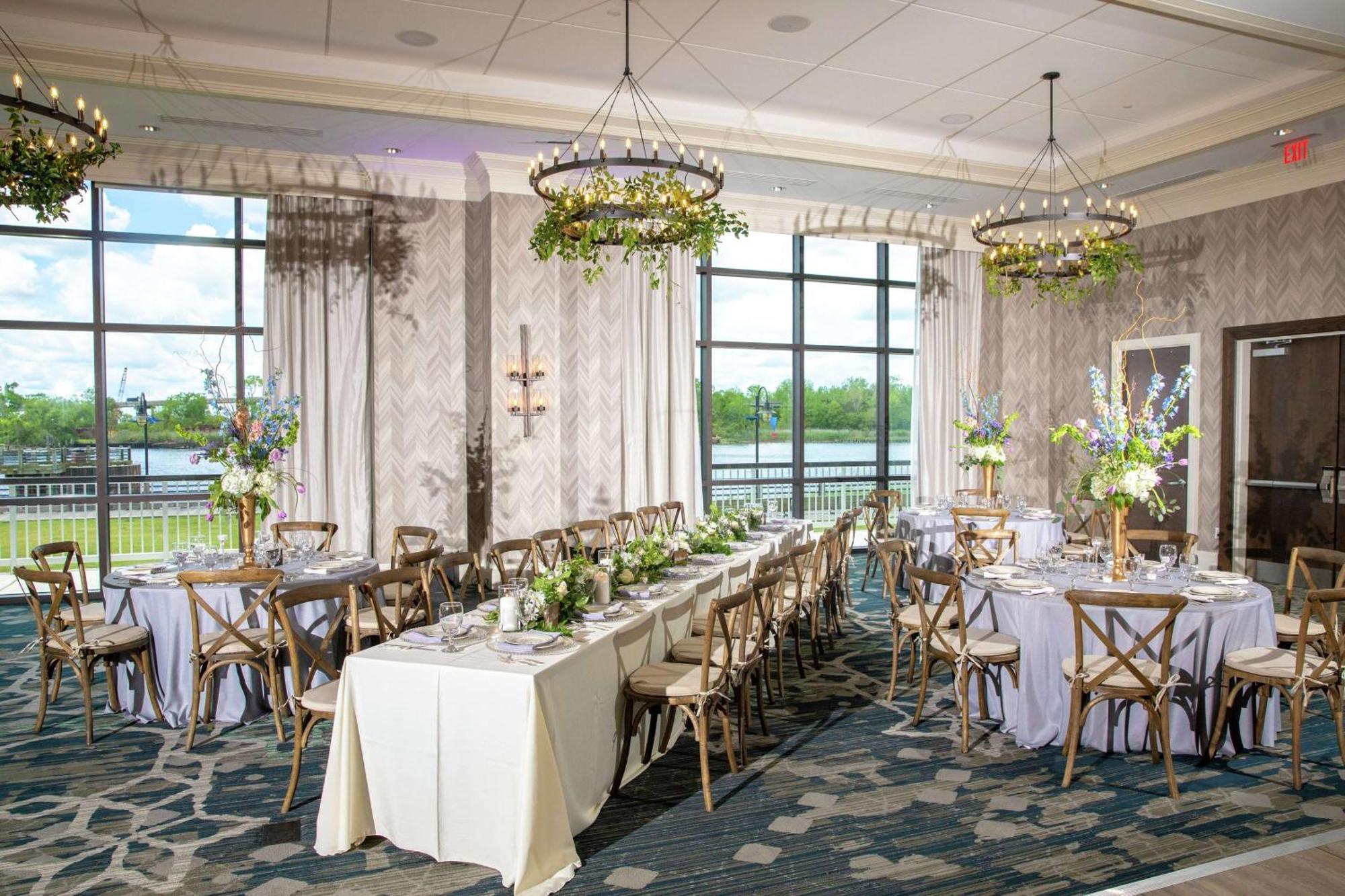 Embassy Suites By Hilton Wilmington Riverfront Bagian luar foto
