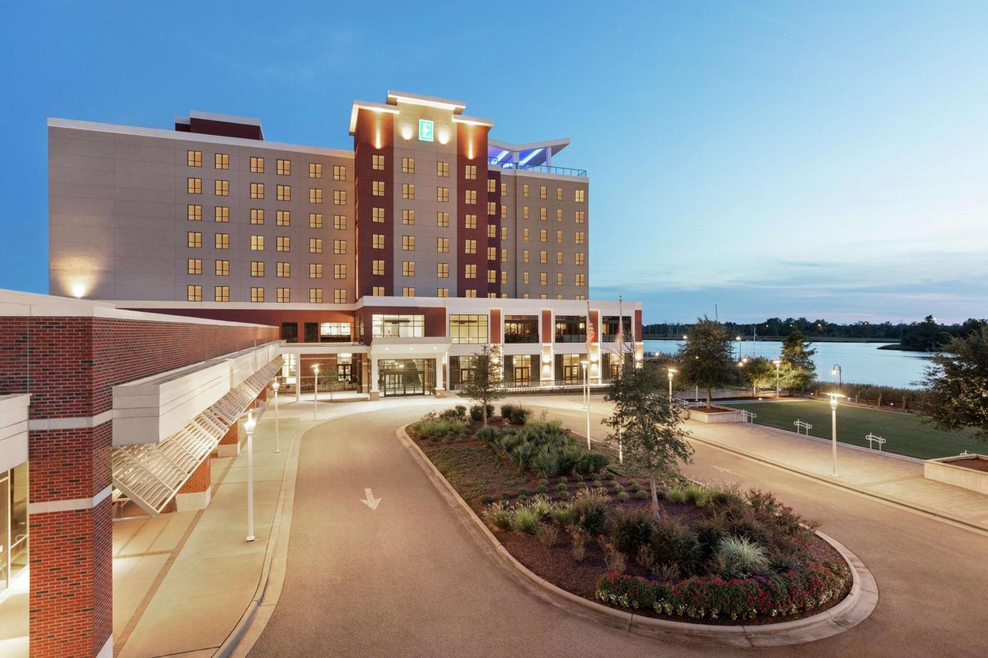 Embassy Suites By Hilton Wilmington Riverfront Bagian luar foto